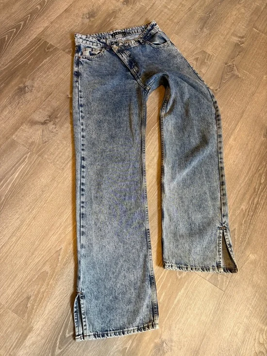 Piral Cross Button Straight Jeans – Size S - Picture 4 of 12